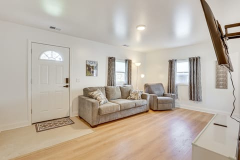 Easy I-80 Access! Newly Updated McDonald Home House in Ohio