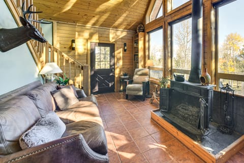 Fire Pit & Peak Views: Gold Camp Area Cabin House in Colorado