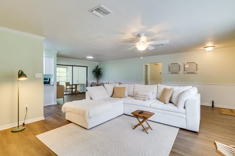 Bring Your Boat! Canal-Front Tavares Home w/ Dock House in Tavares