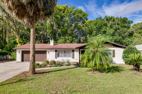 Bring Your Boat! Canal-Front Tavares Home w/ Dock House in Tavares