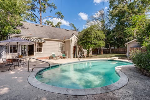 Walk to Dtwn Hahira: Inviting Home w/ Pool & Yard! House in Georgia