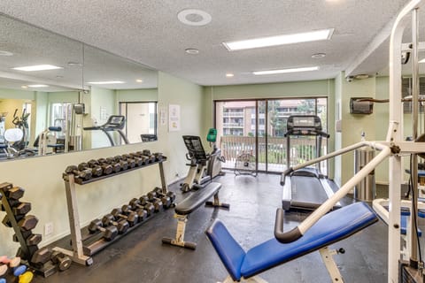 1 Mi to PB Boardwalk: Condo w/ Community Perks Apartment in Pacific Beach