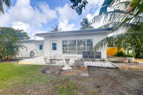 Walk to The Cove! Central Deerfield Beach Home House in Deerfield Beach