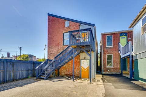 5 Blocks to Dtwn Louisville: Colorful Guesthouse Apartment in Jefferson County