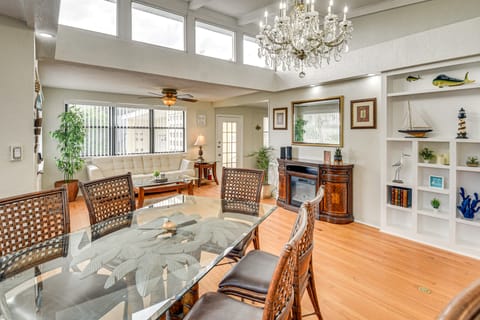 3 Mi to Beach & Boardwalk: Riverfront Daytona Home House in Holly Hill