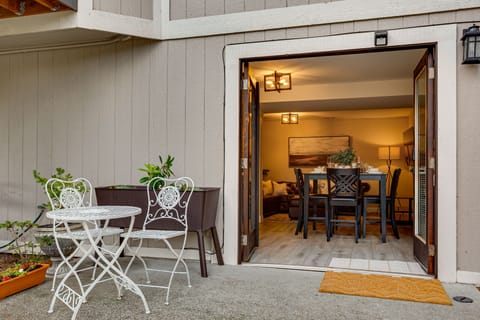 4 Mi to Waterfront Parks! Cozy Apt in Tacoma Area Apartment in University Place