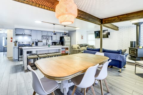 Todd Lake Access w/Dock Across the Street! House in Michigan