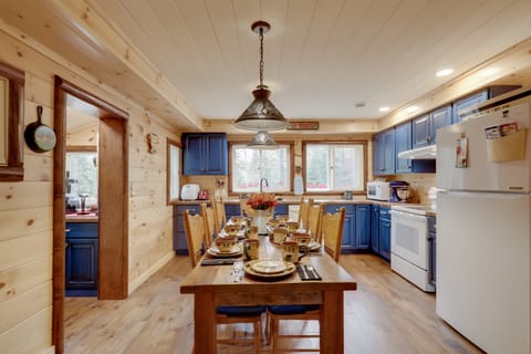 Peaceful Nature Escape on Little Portage Lake! Cottage in Wisconsin