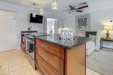 Walkable Island City Oasis w/ Private Heated Pool! House in Wilton Manors