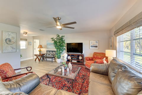 Golf & Swim: N Fort Myers Home w/ Canal Access House in North Fort Myers