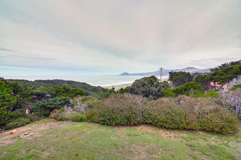 Groups Welcome! Ocean-View Escape in Gold Beach House in Oregon