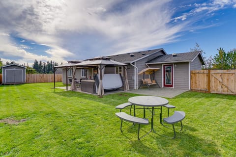 Water Views & Hot Tub: 'Kim's Kastle' in Stanwood! House in Camano Island