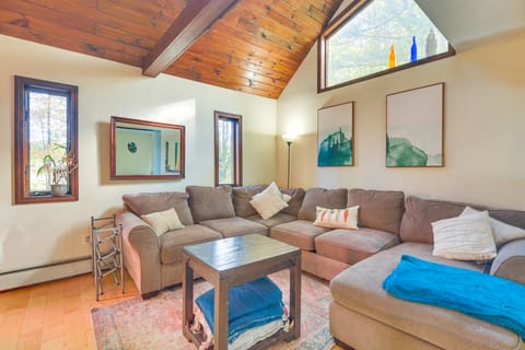 Lake & Trail Access On-Site! Fairfax Hideaway House in Georgia