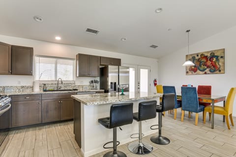 Heart of Dtwn Desert Hot Springs! Stylish Retreat House in Desert Hot Springs