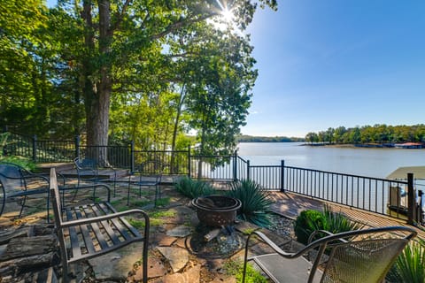 Spacious Kentucky Lake Escape w/ Dock & Views House in Lake Barkley