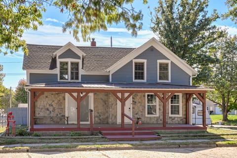 8 Mi to Lake Panorama: Cozy Family Getaway House in Iowa