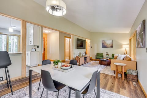 'Riverbend Retreat' on 7 Acres w/ River Access! House in Wisconsin