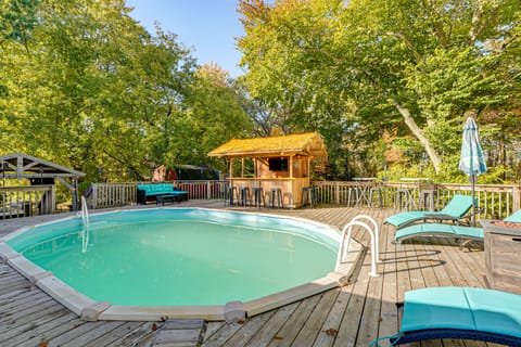 Detached Sauna, Movie Room! Relaxation in Muskegon House in Wisconsin