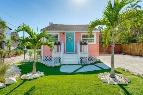 1 Block to Treasure Island Beach: Gem w/ Hot Tub House in Treasure Island