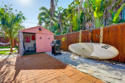 1 Block to Treasure Island Beach: Gem w/ Hot Tub House in Treasure Island