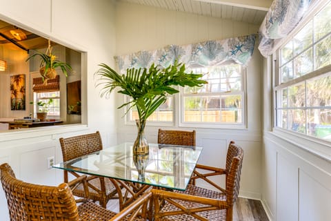 1 Block to Treasure Island Beach: Gem w/ Hot Tub House in Treasure Island