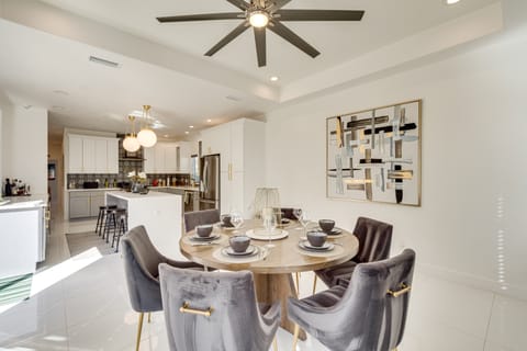 Walk to Dtwn Palm Springs! Chic Desert Oasis House in Palm Springs