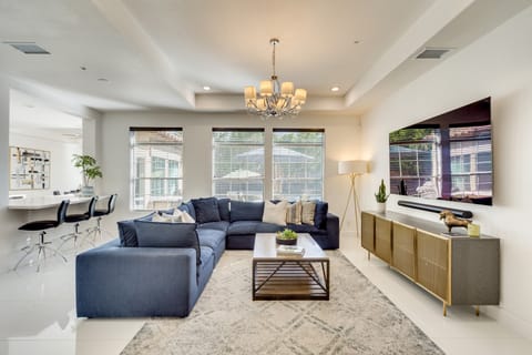 Walk to Dtwn Palm Springs! Chic Desert Oasis House in Palm Springs