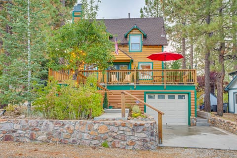 3 Mi to Snow Summit: Charming Home w/ Fenced Yard House in Big Bear