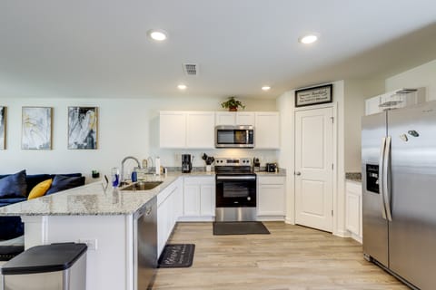 Family Fun in Jackson! Convenient & Spacious Base House in Georgia