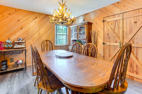 Suwannee River Retreat: Pet Friendly, Private Dock House in Florida