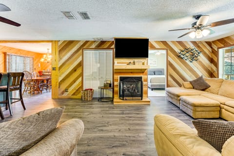 Suwannee River Retreat: Pet Friendly, Private Dock House in Florida