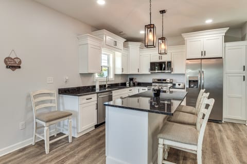 Tullahoma Whiskey Trail Base w/ Yard & Fire Pit House in Tennessee