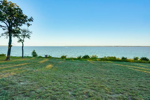 Family Friendly! Pottsboro 'KC Sunshine Lakehouse' House in Lake Texoma