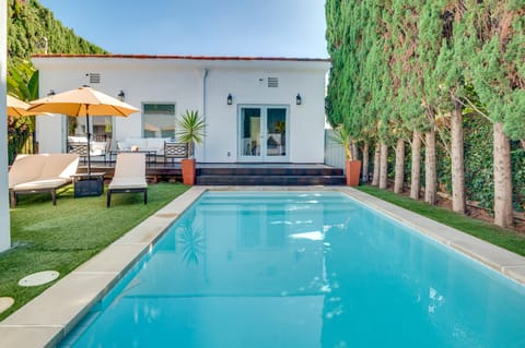 1 Block to Melrose Ave! Bright Home w/ Pool House in West Hollywood