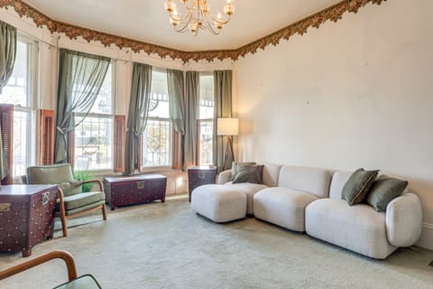 2 Blocks to Ohio River! Historic Victorian Gem House in Ohio