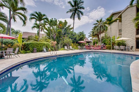 Walk to Beach, Pier & More! Kailua-Kona Condo Apartment in Holualoa