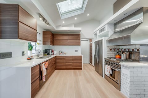 1 Mi to Dtwn & Mill Avenue! Home w/ Outdoor Oasis House in Tempe