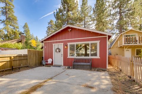 Big Bear Ski Hideaway! Cozy Cabin w/ Fenced Yard House in Big Bear