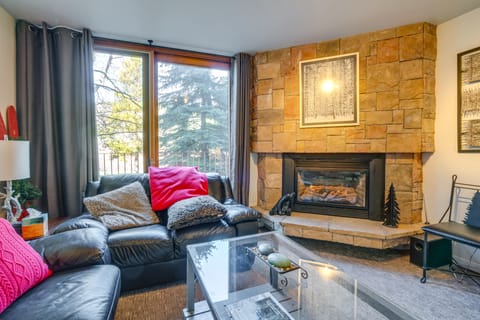 Ski Copper Mountain! Alpine-Chic Condo w/ Hot Tub Apartment in Copper Mountain