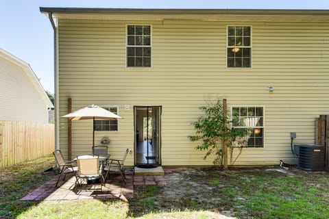 4 Mi to FSU: Pet-Friendly Townhome Apartment in Tallahassee