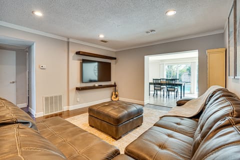 Convenient Oasis in St Pete, 4 Mi to Pier & Dtwn! House in St Petersburg