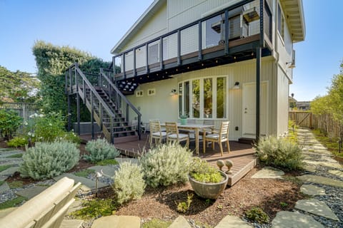 Steps to Ocean: Luxe Family Home in Half Moon Bay! House in Half Moon Bay