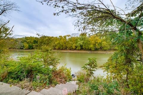 Iroquois River Retreat! Waterfront Cabin w/ Deck House in Indiana
