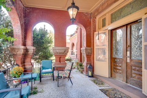 Steps to Elizabeth River & Dtwn! Portsmouth Condo Apartment in Portsmouth