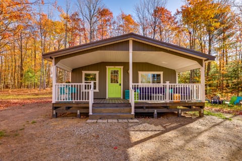 Sip & Hike! Spring Escape - 12 Mi to Traverse City House in Michigan