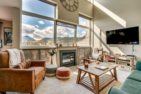 3 Mi to Dtwn: Pet-Friendly Condo in Silverthone Apartment in Wildernest