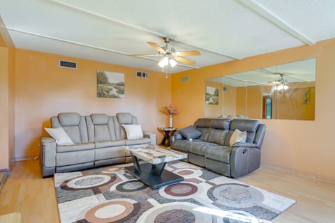 7 Mi to Saguaro Nat'l Park: Tucson Home w/ Yard House in Tucson