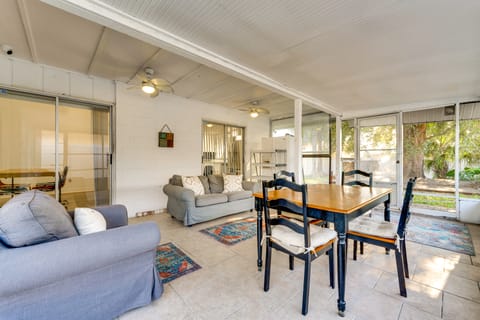 3 Mi to SeaWorld! Suburban Home w/ Screened Porch House in Orlando