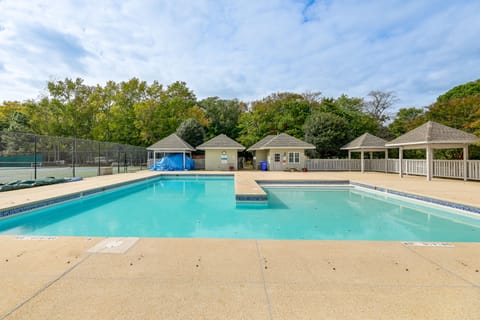 2 Mi to Bethany Beach! Family Getaway w/ Deck House in Ocean View