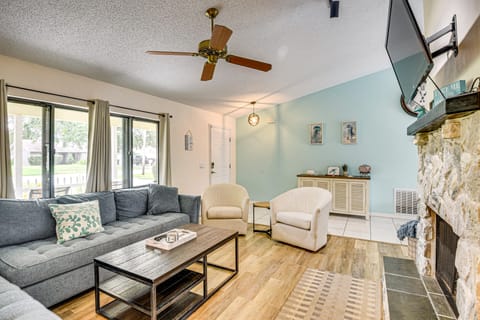 7 Mi to Beach! Poolside Oasis in Port Orange House in Port Orange